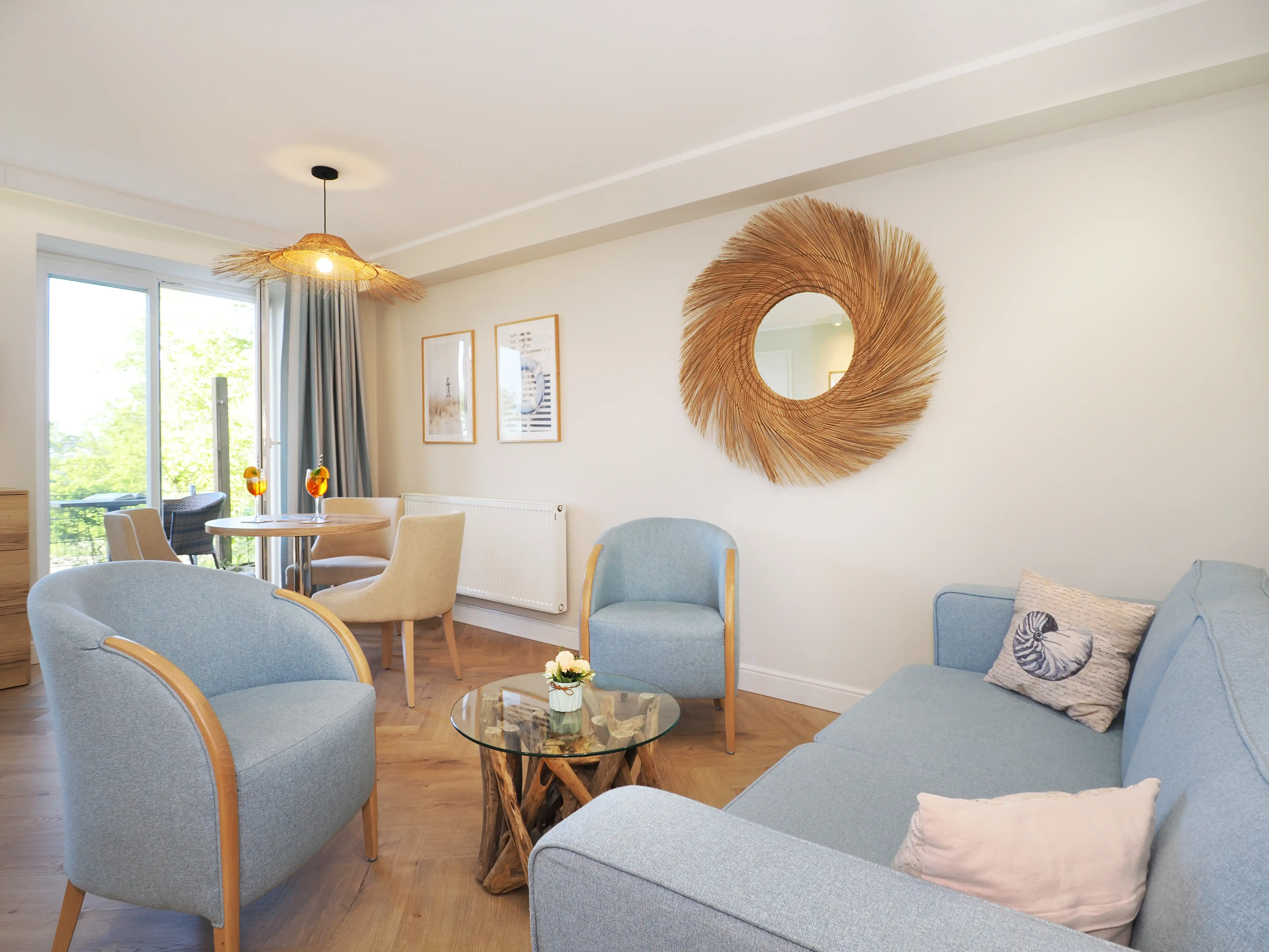 Geräumiges Zimmer mit zwei getrennten Betten
